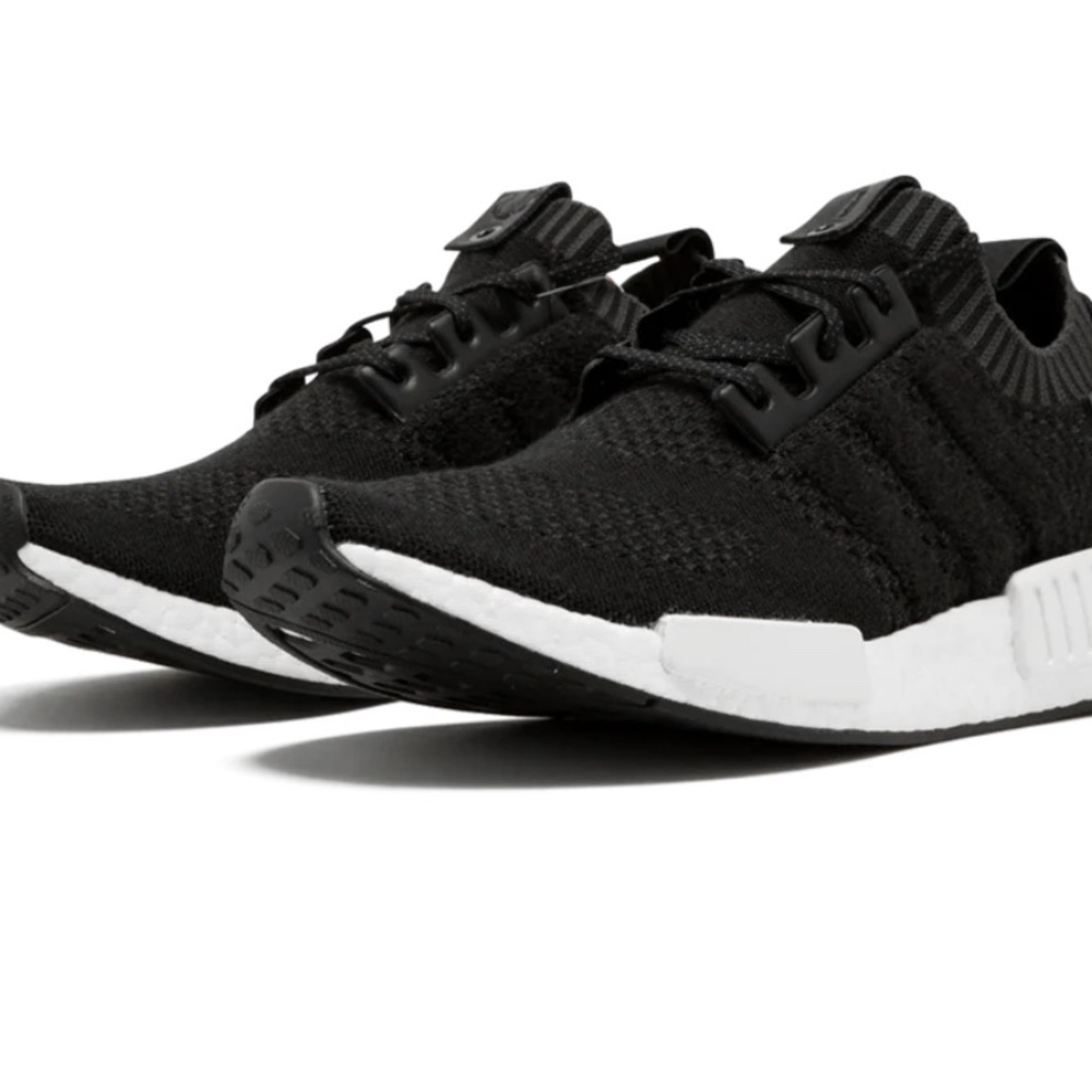 Adidas NMD R2 Sneakers